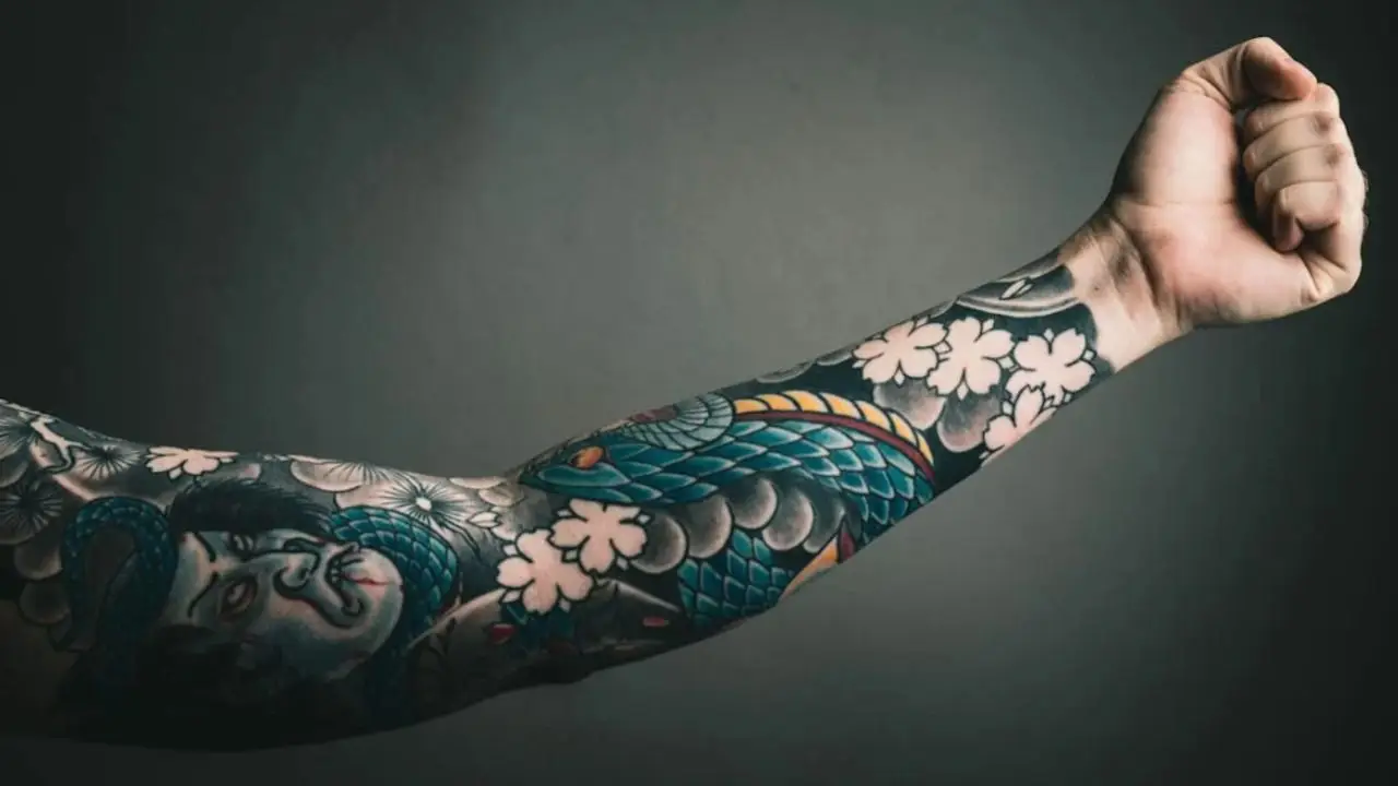 Brazo tatuado