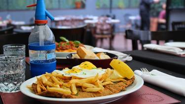 Guía de cantinas y bodegones, para comer bien y abundante: 9 lugares de Buenos Aires para salir a comer