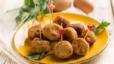 No tires el pan viejo: la receta de las abuelas de antes con huevo de Paulina Cocina