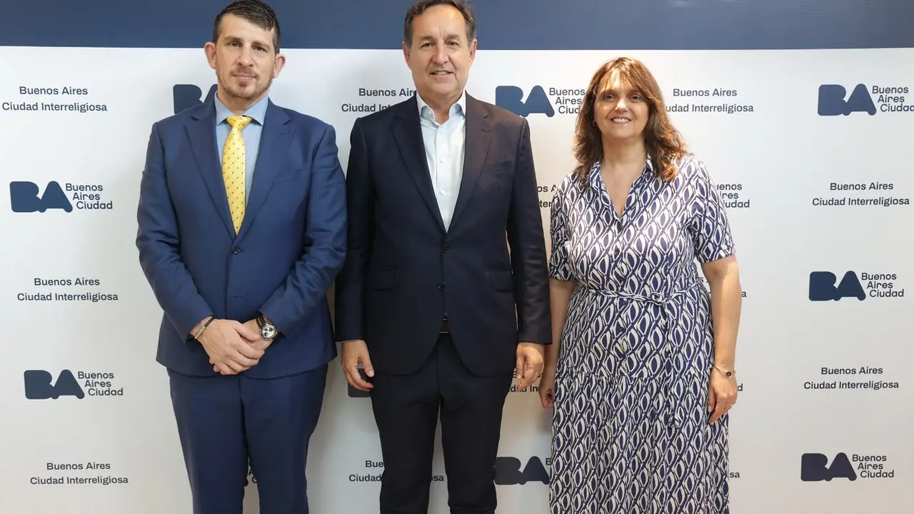 La Ciudad realizó un encuentro interreligioso previo a la Noche de los Templos con referentes de 20 credos