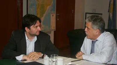 El Gobierno adjudicó a Movistar frecuencias 4G El Gobierno adjudicó a Movistar frecuencias 4G