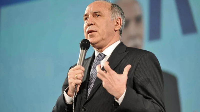 Lorenzetti reclamó "más gestión y menos declaraciones"