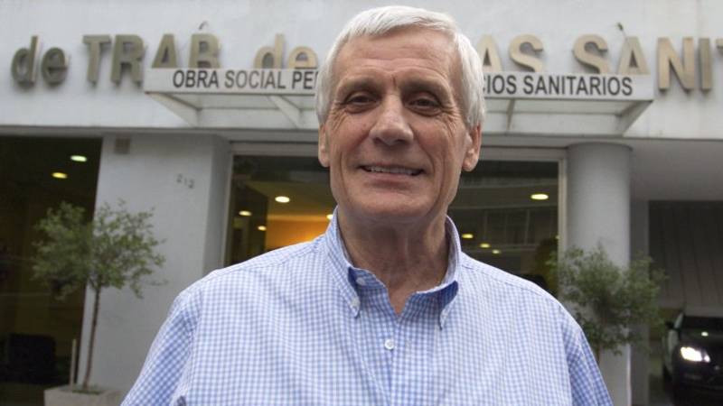 Caló le pidió a Moyano que "tenga en reserva" el vestido blanco a la espera del casamiento sindical Caló le pidió a Moyano que "tenga en reserva" el vestido blanco a la espera del casamiento sindical