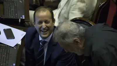Insaurralde todavía no formalizó su renuncia Insaurralde todavía no formalizó su renuncia