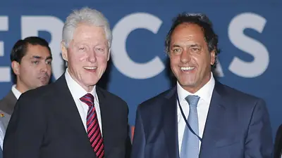 Scioli se mostró con Clinton en Miami Scioli se mostró con Clinton en Miami