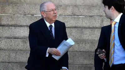 Revocaron sobreseimiento a Corach y lo seguirán investigando por el atentado a Amia Revocaron sobreseimiento a Corach y lo seguirán investigando por el atentado a Amia