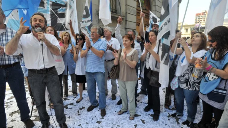 Docentes porteños acordaron con la Ciudad cobrar desde enero la paritaria 2015