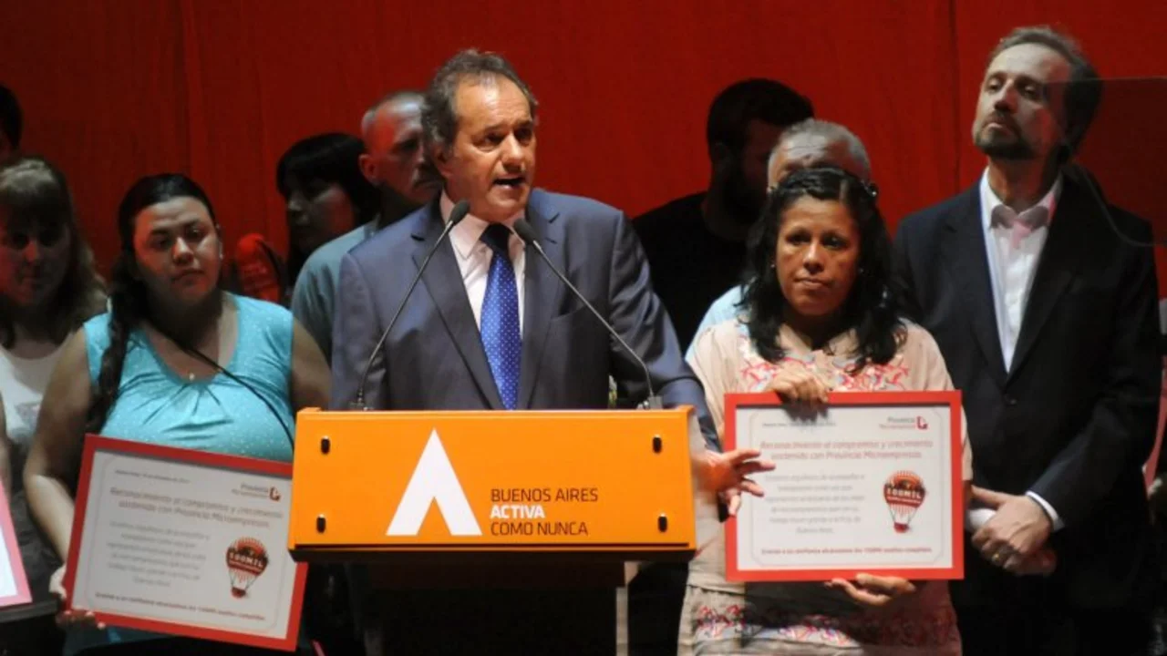 Fuerte respaldo de Scioli a Cristina en el Luna Park