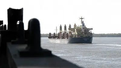 Levantan el paro en el puerto de Rosario Levantan el paro en el puerto de Rosario