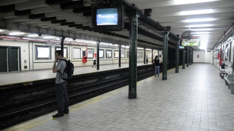 Otra vez paro en los subtes: será mañana; de 3 horas por línea