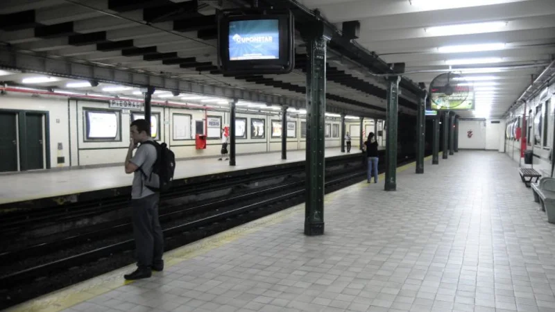 Otra vez paro en los subtes: será mañana; de 3 horas por línea