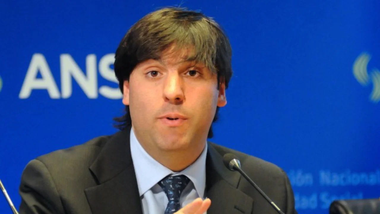Bossio,duro contra el aguinaldo para presos que trabajan y el subsidio trans