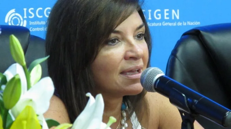Aníbal Fernández desplazó a Gustavo López y nombró a su pareja