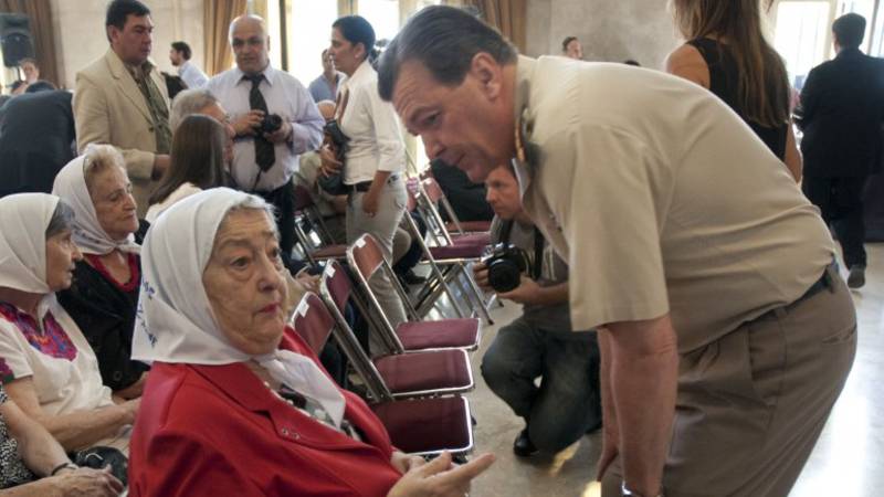 Hebe se negó a hablar del caso Milani y cortó una entrevista telefónica