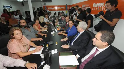 Avanzan las negociaciones por la paritaria docente Avanzan las negociaciones por la paritaria docente