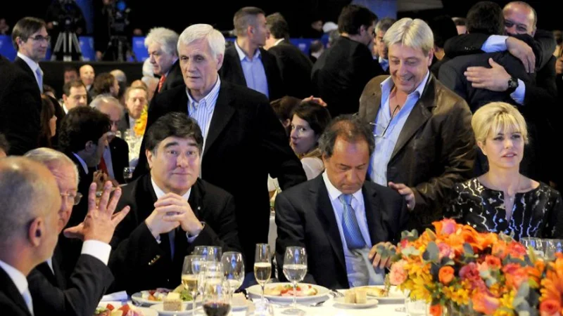 Transición: la CGT de Caló pone reparos a la unificación y mira de reojo a Macri
