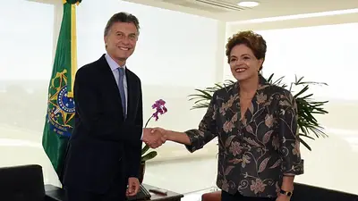 Macri, de visita por Brasil, eludió hablar del impeachment a Dilma Macri, de visita por Brasil, eludió hablar del impeachment a Dilma