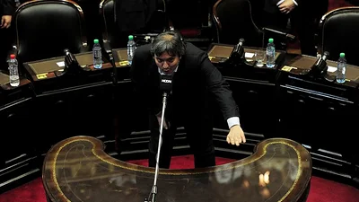 El emotivo juramento de Máximo Kirchner en el Congreso El emotivo juramento de Máximo Kirchner en el Congreso