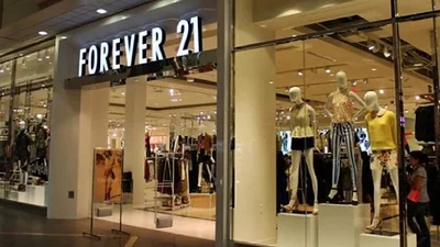 Con el triunfo de Cambiemos, vuelven Ralph Lauren, Louis Vuitton y Armani al país Con el triunfo de Cambiemos, vuelven Ralph Lauren, Louis Vuitton y Armani al país