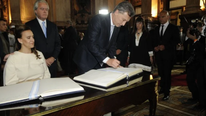 Macri, en su primer discurso, prometió "combatir la corrupción" y una "justicia independiente"