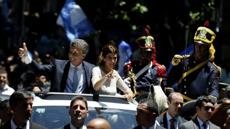 Macri llegó a la Casa Rosada en un auto descapotable