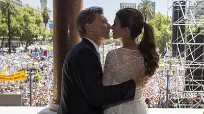 Juliana Awada, centro de todas las miradas durante la asunción de Macri Juliana Awada, centro de todas las miradas durante la asunción de Macri