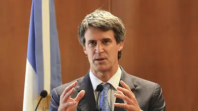 Prat Gay reconoció que la situación económica de la Argentina "no es crítica" Prat Gay reconoció que la situación económica de la Argentina "no es crítica"