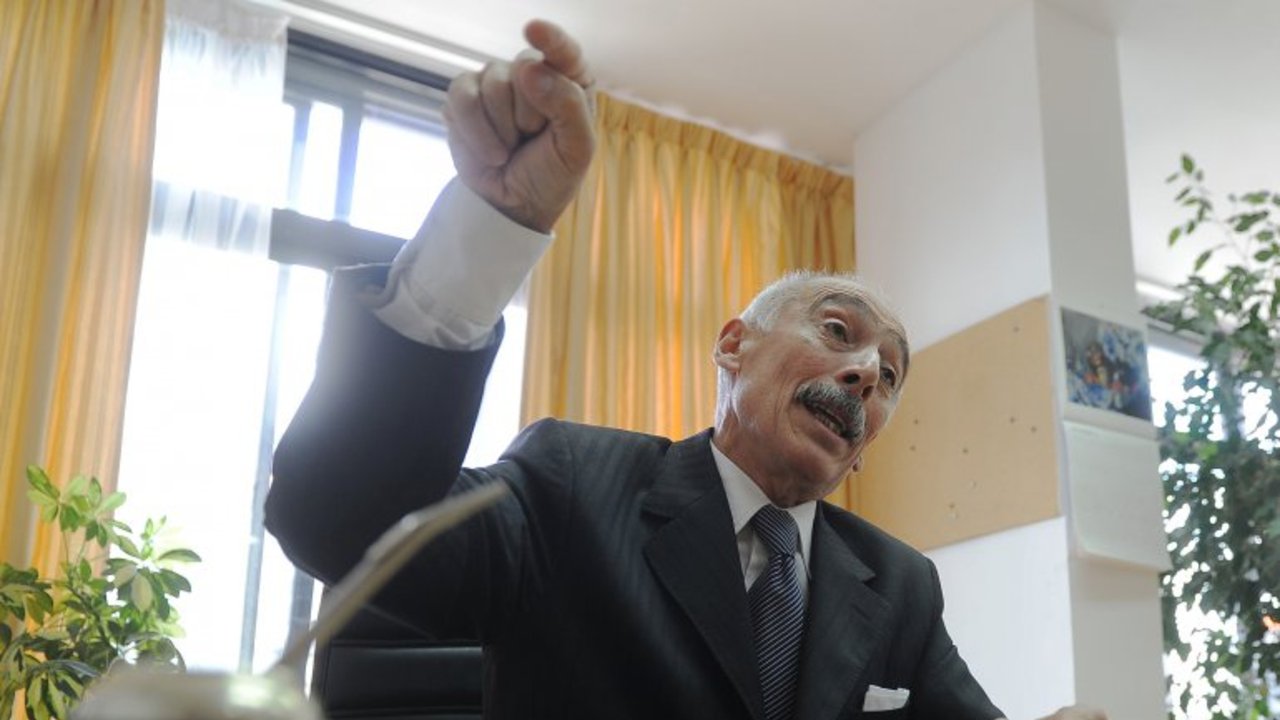 Sbatella renunció a la Unidad de Información Financiera
