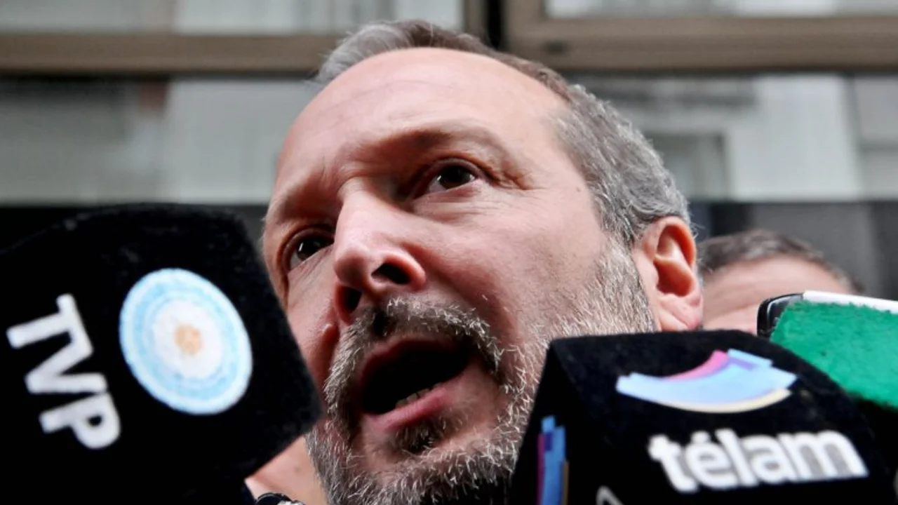 Sabbatella salió al cruce de Aguad: "El Gobierno quiere comprar la complicidad de los medios"