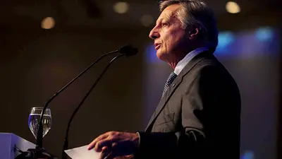 Aranguren advierte que aumentará el precio de la nafta con la devaluación Aranguren advierte que aumentará el precio de la nafta con la devaluación