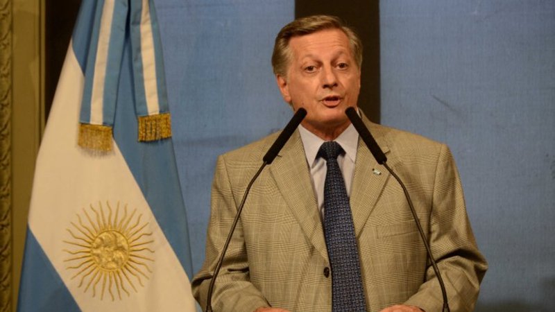 El Gobierno planea reducir "a la mitad" los subsidios a las tarifas