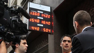 El dólar se disparó y cerró a $ 13,95 El dólar se disparó y cerró a $ 13,95