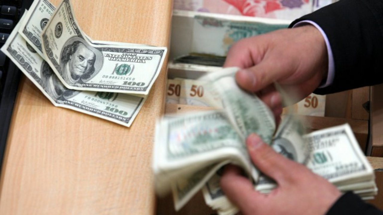 Qué pasará con los que compraron dólares y los depositaron por un año