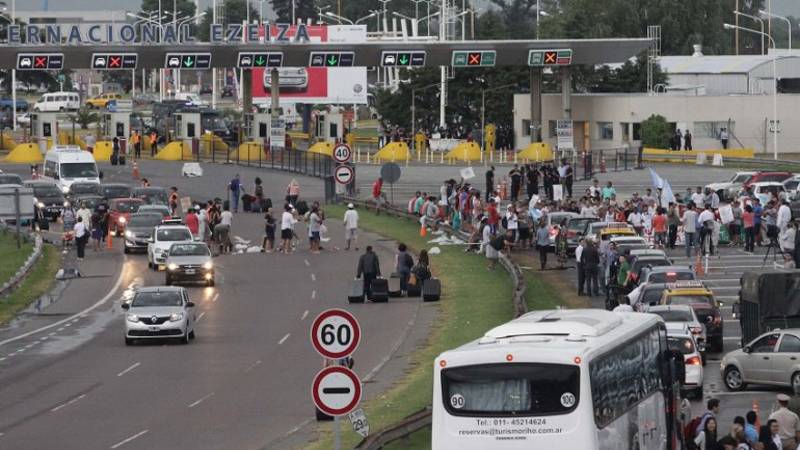 Cómo es el plan de Macri para "terminar con los cortes totales de rutas y autopistas"