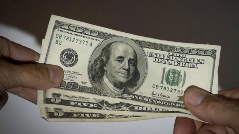 El dólar subió 14 centavos a $ 13,30