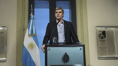 Macri pide "reflexión" a Sabbatella para evitar "situación complicada" Macri pide "reflexión" a Sabbatella para evitar "situación complicada"