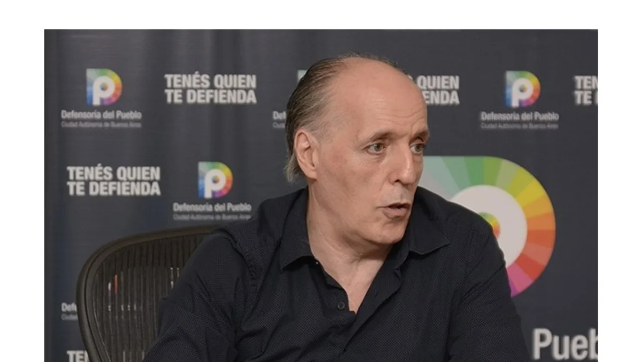 El Defensor del Pueblo: "Es hora de que ganen los usuarios y no las empresas"