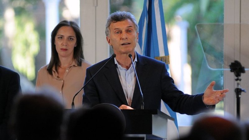 Popurrí de encuestas: cómo cierra el Gobierno el 2016