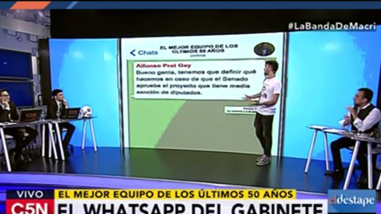 Llegó el Cadete y mostró el chat del "mejor equipo de los últimos 50 años"