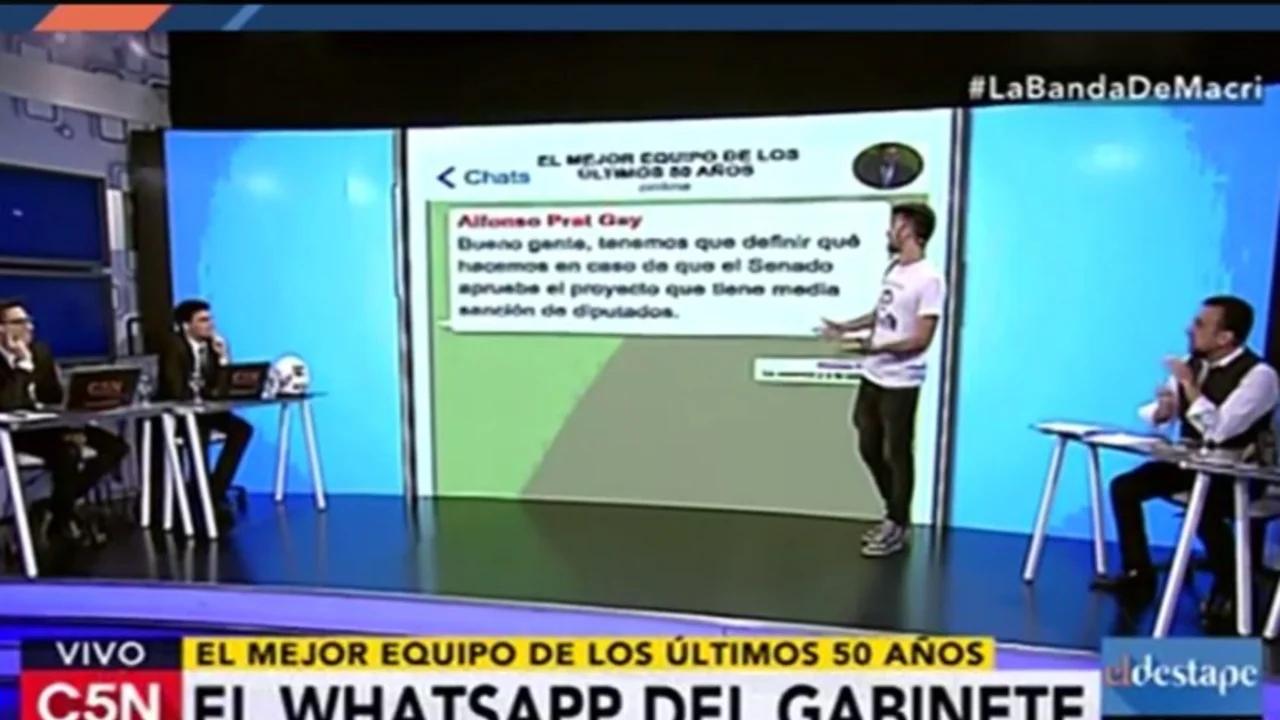 Llegó el Cadete y mostró el chat del "mejor equipo de los últimos 50 años"