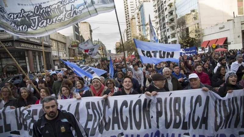 El rector de Quilmes salió al cruce del xenófobo pedido de informes de Cambiemos