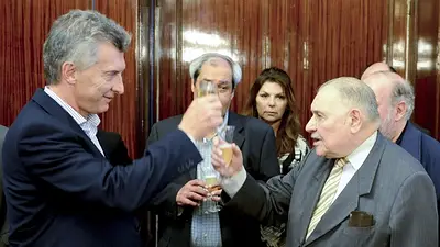 El insólito balance de Macri en un brindis en la Rosada: "El 2016 fue un año positivo" El insólito balance de Macri en un brindis en la Rosada: "El 2016 fue un año positivo"
