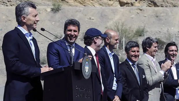 Un primer año con aciertos y tropiezos, pero con poco margen | Macri presidente