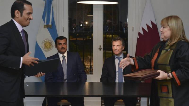 Después de negarlo, ahora Cancillería admitió que envió funcionarios a Qatar