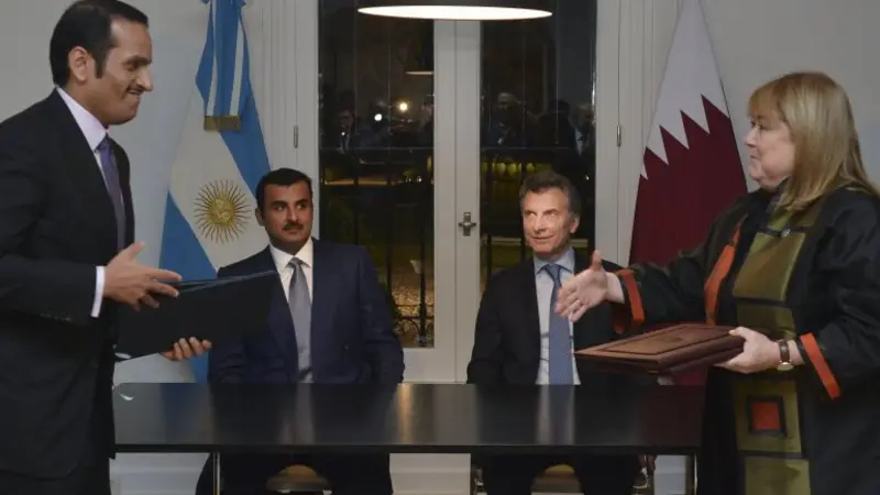 Después de negarlo, ahora Cancillería admitió que envió funcionarios a Qatar