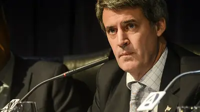 Crisis en el Gabinete: Macri echó a Alfonso Prat Gay Crisis en el Gabinete: Macri echó a Alfonso Prat Gay