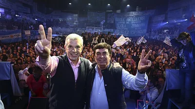 Con un claro guiño a CFK, Domínguez abrió el debate del peronismo de cara a 2017 Con un claro guiño a CFK, Domínguez abrió el debate del peronismo de cara a 2017