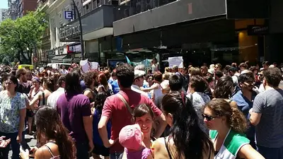 Crisis en el Ministerio de Educación: toma y corte por 400 despidos Crisis en el Ministerio de Educación: toma y corte por 400 despidos