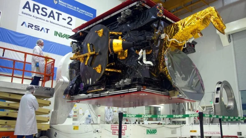 Lapidario informe sobre la desinversión en el sector satelital en el primer año de Macri