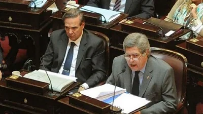Fuentes sobre Pichetto: "No tiene atribuciones para impedir que la ex presidenta forme parte de la bancada" Fuentes sobre Pichetto: "No tiene atribuciones para impedir que la ex presidenta forme parte de la bancada"